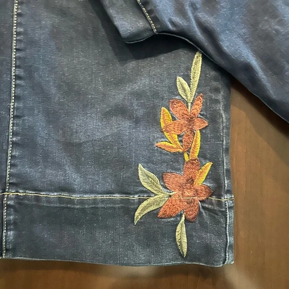 Charlie B Blue Floral Embroidered Jeans - Picture 3 of 8